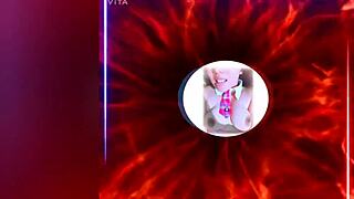 ando en la casa de mi tío desnuda pero al final no hay nadie y jugueteo con mi coño y tetas