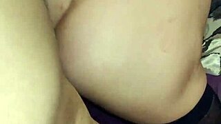 पति की बीवी को उसके तीन दोस्तों ने अलग-अलग चोदा