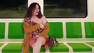 Seduciendo al mejor amigo de mi esposo, flashing my dirty tits in public train action, wanna join?!