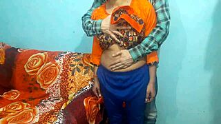 टीचर स्टूडेंट को घर बुलाती है लेकिन अंत में उसे जोर से चोदती है