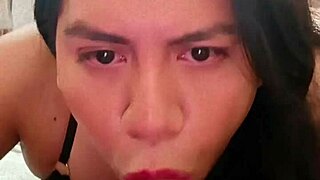 me gusta chupar mi dildote en crossdressing solo