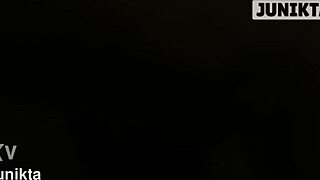 उसने अपनी गर्लफ्रेंड को शावर में कैच किया और उसकी वेट पस्सी को हार्ड फक किया। वॉश करने का टाइम नहीं!