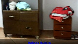 minha madrasta entrou no meu quarto para fazer faxina mas o que ela queria mesmo era dar pra mim ent�o eu fodi essa velha safada video completo no red sheer 😈