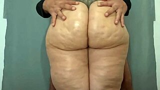 Time to work on my stepmom's big ass at home! 😏