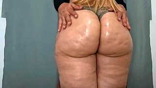 Time to work on my stepmom's big ass at home! 😏