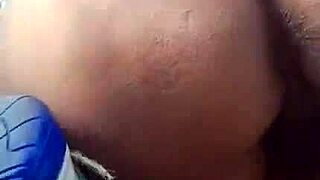 Wow, hairy babe flashing in ibirapuera park!