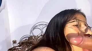 Hey, my friend's girlfriend sucks me off and offers her ass, wanna see?