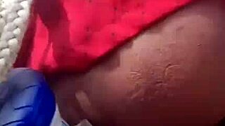 Wow, hairy babe flashing in ibirapuera park!