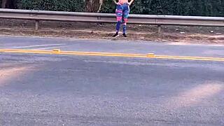 Found a prostitute on the corner for a blowjob, bargained down and she sucked just the tip, then took her to the empty lot for an amazing outdoor blowjob 😍