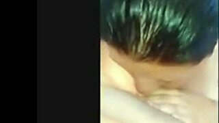 pagando um guloso na piscina