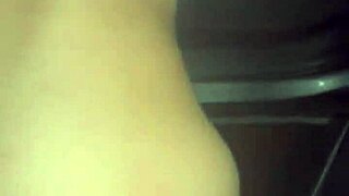 follando a linda flaca culona mientras habla por teléfono con el cuernudo de su pobre novio