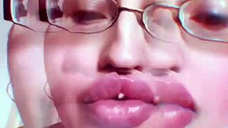 This chick with nude lips is so hot!