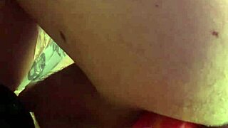 I’m, uh, loosing my anal with this huge horse cock dildo, it’s insane!