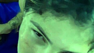 Chupei o pau do cara que est� fazendo uns bicos aqui em casa fiquei com tes�o mas lembrei que t� sem camisinha. Ele me comeu gostoso.