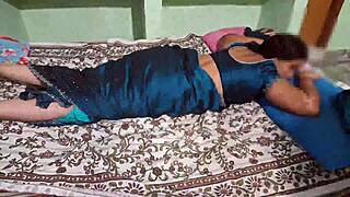 हॉट सेक्सी बीवी बॉयफ्रेंड के साथ वाइल्ड सेक्स एन्जॉय करती