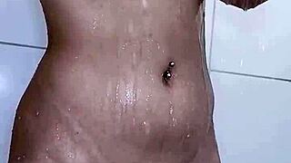 vazou na net o video intimo da novinha brunna hot tomando banho