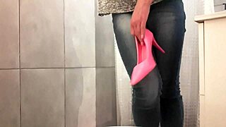 Desperate housewife pees in her jeans and pink high heels