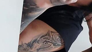 Estaba Cocinando y Terminé Follada con Leche por Colombiana Tatuada