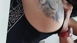 Estaba Cocinando y Terminé Follada con Leche por Colombiana Tatuada