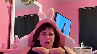 bbw solo masturbates big tits and pussy with big nipples