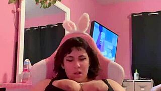 bbw solo masturbates big tits and pussy with big nipples