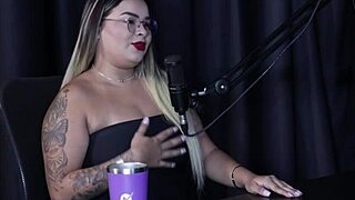 Check out suellen barrar and tifany rocha in swing party with lingerie 😍