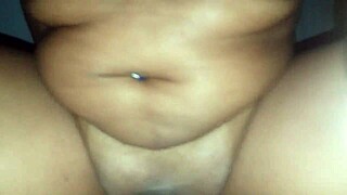 रैसा लड़के की गोद पर बैठी हुई इंटिमेट मोमेंट में