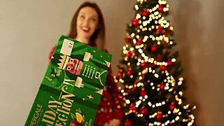 Hot stepmom gets creampied under christmas tree