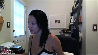 Jelena Jensen: 'Play with my big boobs and hairy pussy'