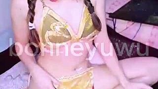 Bonneyuwu In Leia Cosplay Gets Facial Cumshot On Her Face