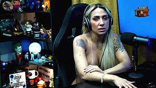 ruan asked for a kiss from bruna lambertini, she sat naked on his lap and his cock rose - podcast pópum no barraco completo no sheer red