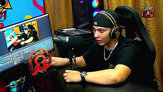 ruan asked for a kiss from bruna lambertini, she sat naked on his lap and his cock rose - podcast pópum no barraco completo no sheer red