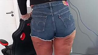 i wearing sexy shorts