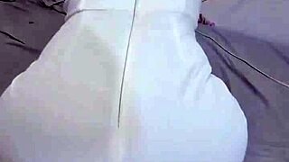 que hermosa se ve mi hijastra colombiana con el culo bien abierto de puro anal