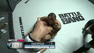 मैंने एमएमए रिंग में उसकी शेव्ड चूत को मेरे बिग ब्लैक कॉक से चोदा