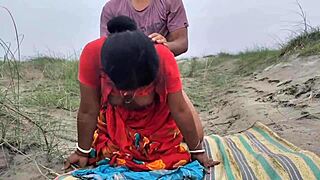 आउटडोर चुदाई मेरी बेस्ट बौदी के साथ, यह आखिरी बार इतना रॉ और अविस्मरणीय लगता है