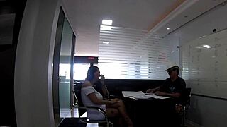 pau pegando na obra com anal e creampie na latina