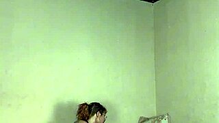 Nos bastidores dando o cuzinho pro boy da amiga