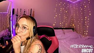 damn, these white bitches got huge asses and love bbc