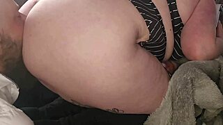 i watch this curvy babe spread her legs for hot pussy eatin orgasm