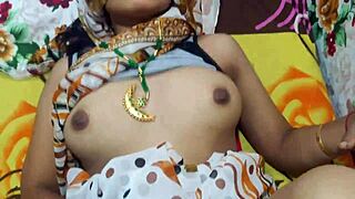 इंडियन हॉट सेक्सी आंटी साड़ी में बिग बूब्स और ऐस भाभी सेक्स