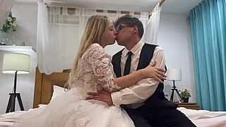 Amateur Guy Fucks His Friend's Sexy Wife in Cowgirl