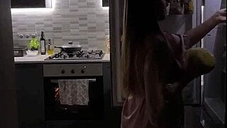 Honey, Are You Going To Have Dinner With Me?