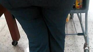 Big Booty Pawg Milf Shows Ass Candidly At Cub Foods Store