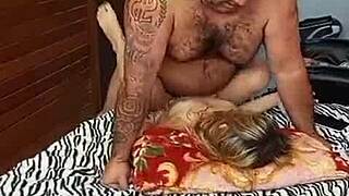 this novinha, she always wet, man... crazy for sex, ya know?