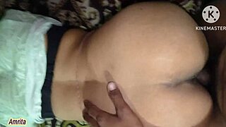 यो, सौतेली बहन और सौतला भाई बाथरूम में चुदाई कर रहे हैं