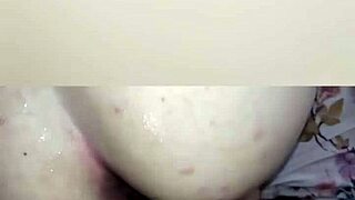 Amateur Turns Ass Slowly for Gentle Anal Penetration as Bitch