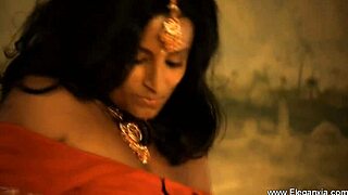 Bollywood beauty performs original dance with undressing and teasing