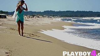 Milf Lilii Poses Outdoor in Stunning Body