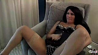 Maxine X Makes Jade Cum Hard